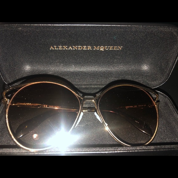Alexander McQueen Woman’s Glasses - Picture 3 of 4